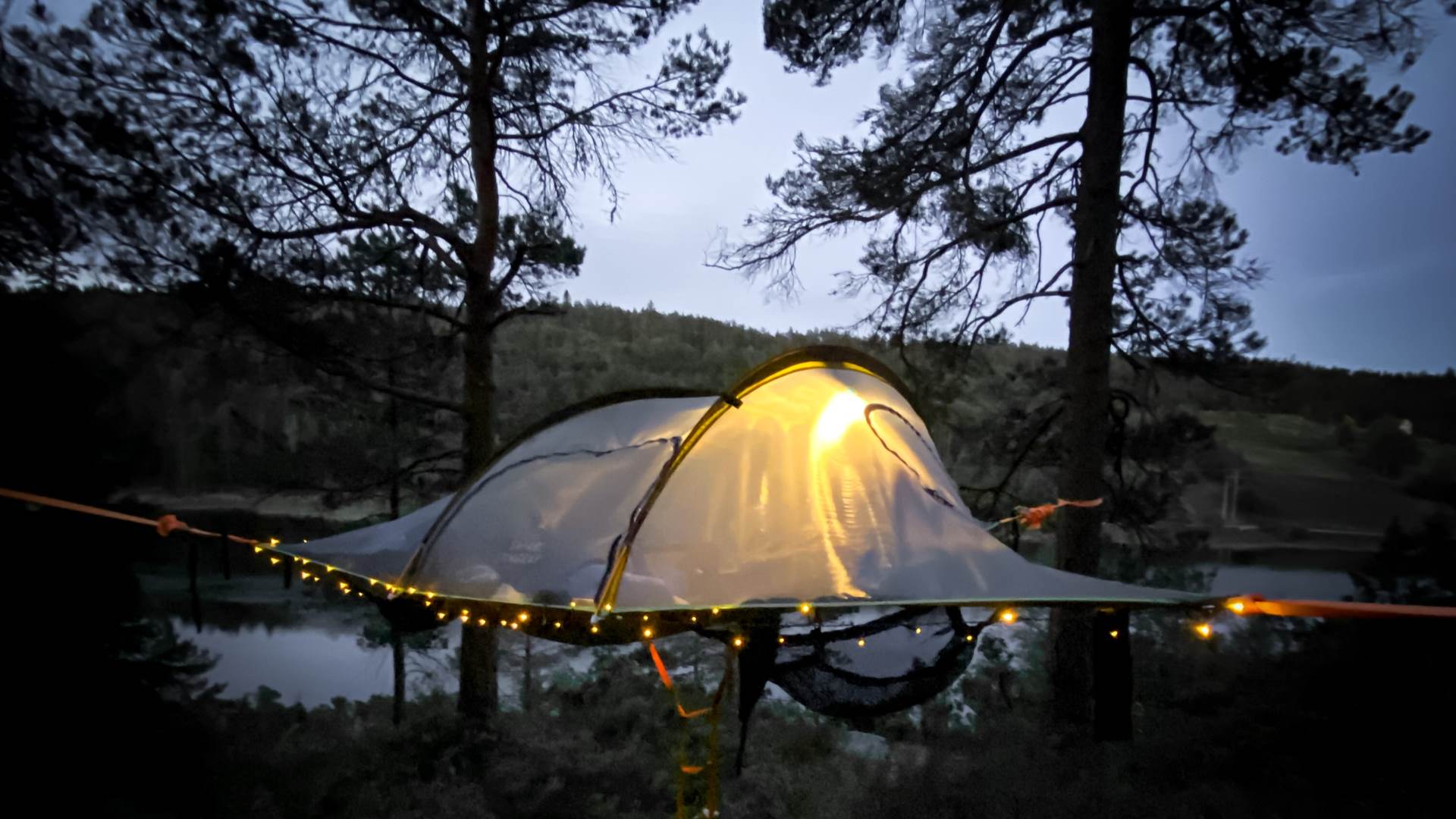 Romantic Atmosphere in a Suspended Treetop Tent